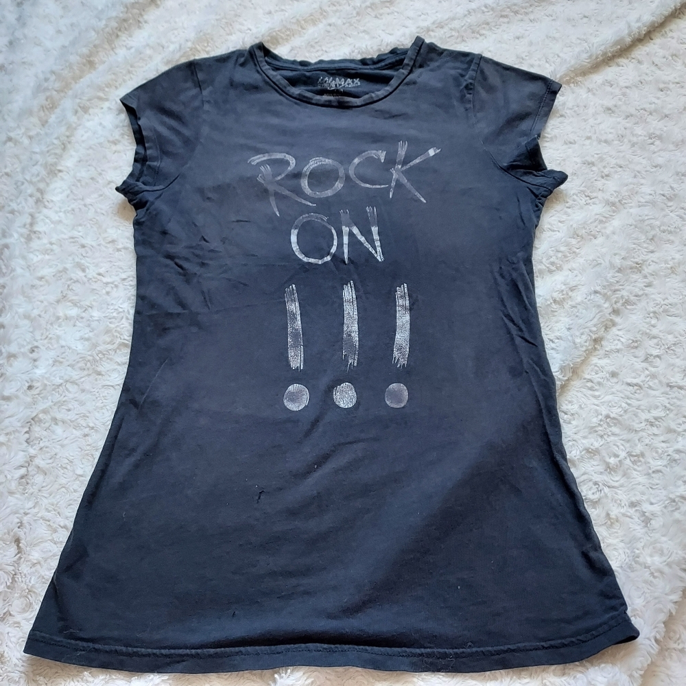 Mylie Cyrus + Max Azria Rock On Destructed Concert t-shirt Large Grunge Rocker